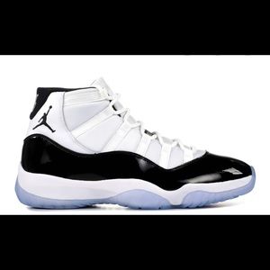 LOOKING FOR Jordan 11 or Jordan 1